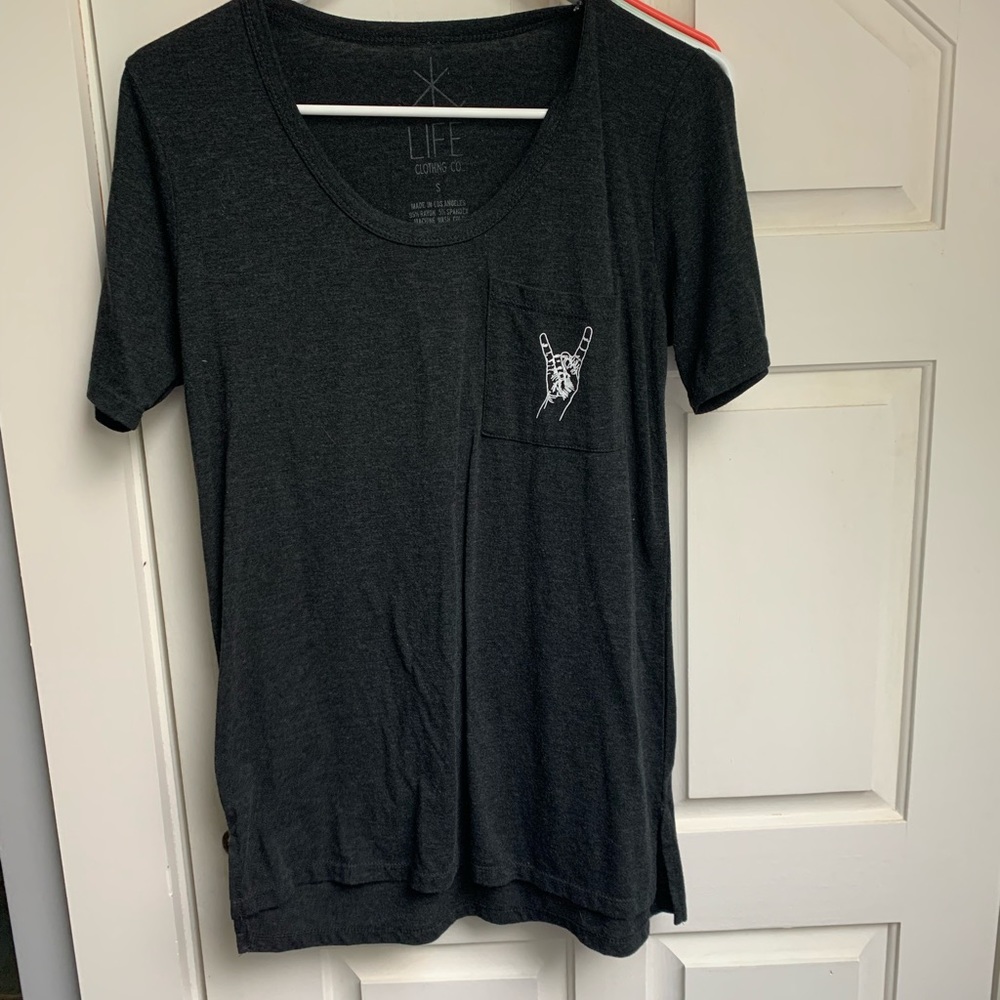 Short sleeve t-shirt.